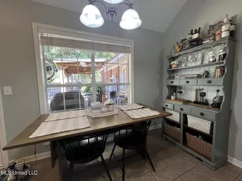 Dining - 414 Oak Bend Bnd, Brandon, MS 39047 photo 2 of 2