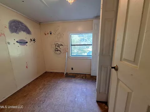 Bedroom - 105 Ron Batton Dr, Mendenhall, MS 39114 photo 2 of 4