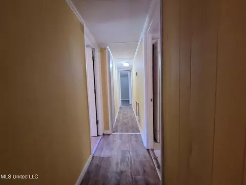 Entry Way - 105 Ron Batton Dr, Mendenhall, MS 39114 photo 1 of 1