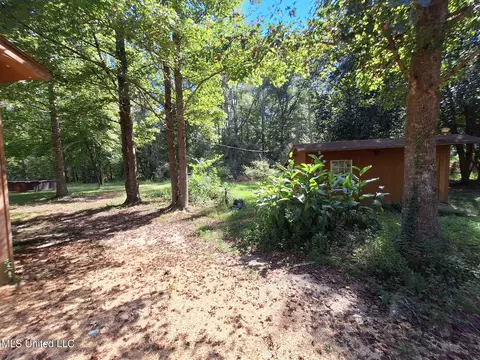 Exterior - 105 Ron Batton Dr, Mendenhall, MS 39114 photo 5 of 9