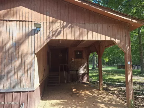 Exterior - 105 Ron Batton Dr, Mendenhall, MS 39114 photo 3 of 9