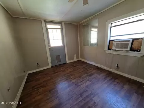 Bedroom - 105 Ron Batton Dr, Mendenhall, MS 39114 photo 3 of 4