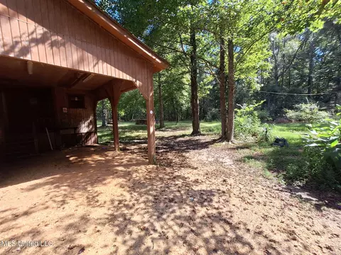 Exterior - 105 Ron Batton Dr, Mendenhall, MS 39114 photo 4 of 9