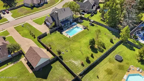 View/Area - 566 E Shadow View Dr, Hernando, MS 38632 photo 2 of 6