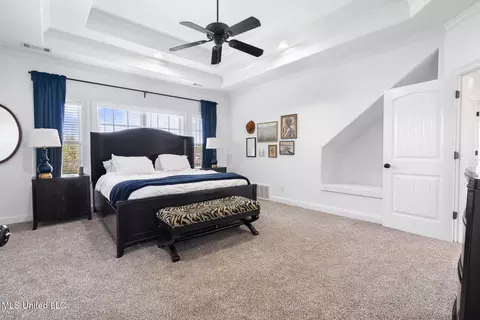 Bedroom - 566 E Shadow View Dr, Hernando, MS 38632 photo 3 of 5