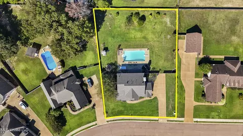 View/Area - 566 E Shadow View Dr, Hernando, MS 38632 photo 5 of 6
