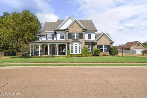 Exterior - 566 E Shadow View Dr, Hernando, MS 38632 photo 3 of 11