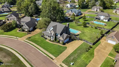 View/Area - 566 E Shadow View Dr, Hernando, MS 38632 photo 4 of 6