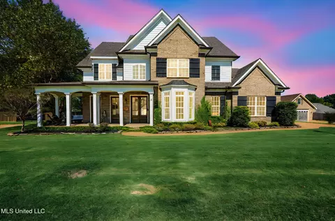 Exterior - 566 E Shadow View Dr, Hernando, MS 38632 photo 5 of 11