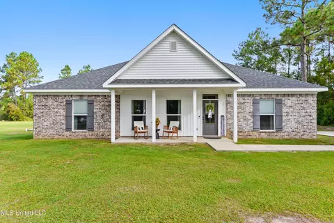 15980 Grafe Homestead Rd, Moss Point, MS 39562