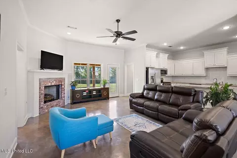 103 Brunswick Cv, Canton, MS 39046 photo 4