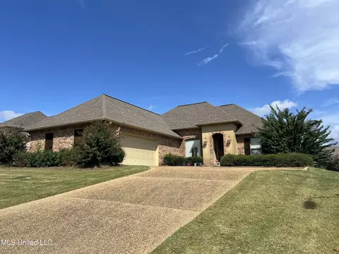 252 Clubview Cir, Pearl, MS 39208
