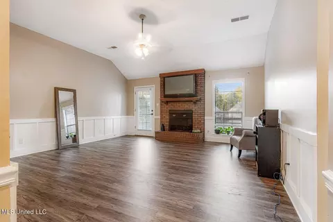 Living - 9800 Cherokee Dr, Olive Branch, MS 38654 photo 2 of 2