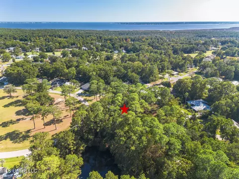 Maui Circle, Diamondhead, MS 39525 photo 8
