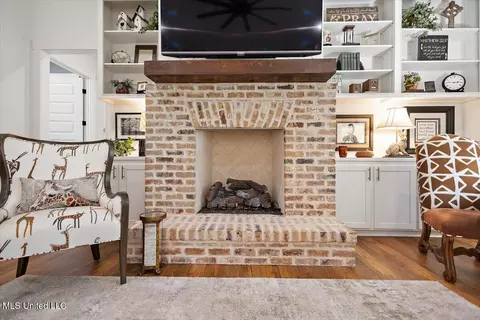 Living - 488 Viewpointe Way, Clinton, MS 39056 photo 3 of 3
