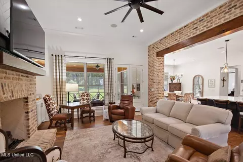 Living - 488 Viewpointe Way, Clinton, MS 39056 photo 2 of 3