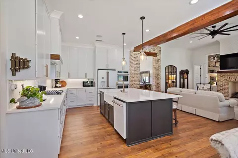Kitchen - 488 Viewpointe Way, Clinton, MS 39056 photo 3 of 4