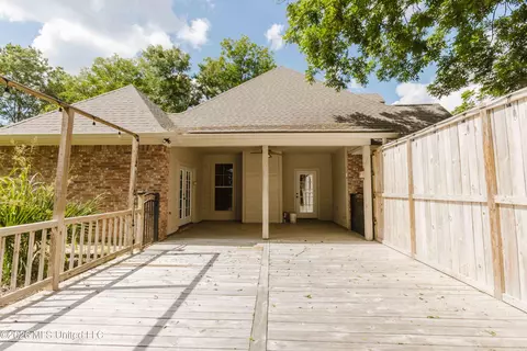 Exterior - 101 Sandstone Dr, Brandon, MS 39047 photo 4 of 17