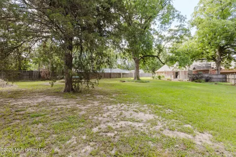 Exterior - 101 Sandstone Dr, Brandon, MS 39047 photo 6 of 17