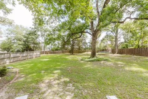Exterior - 101 Sandstone Dr, Brandon, MS 39047 photo 5 of 17