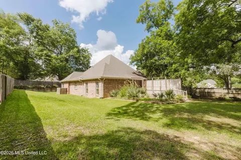 Exterior - 101 Sandstone Dr, Brandon, MS 39047 photo 10 of 17