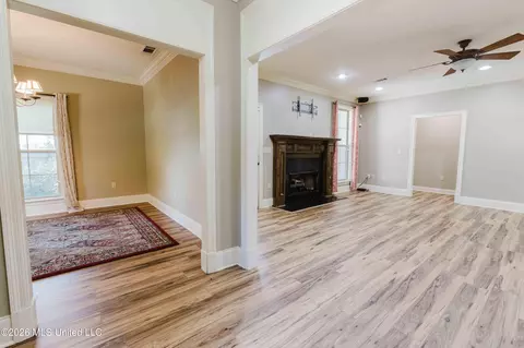 Entry Way - 101 Sandstone Dr, Brandon, MS 39047 photo 1 of 5