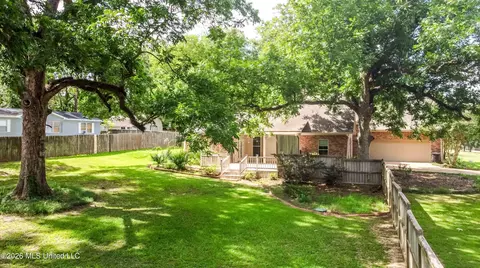 Exterior - 101 Sandstone Dr, Brandon, MS 39047 photo 13 of 17