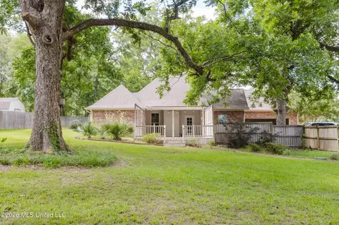 Exterior - 101 Sandstone Dr, Brandon, MS 39047 photo 7 of 17