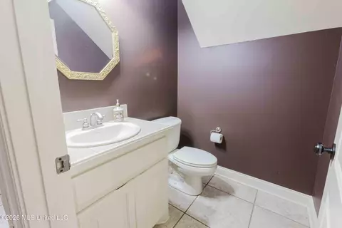 Bath - 101 Sandstone Dr, Brandon, MS 39047 photo 3 of 4