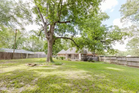 Exterior - 101 Sandstone Dr, Brandon, MS 39047 photo 8 of 17