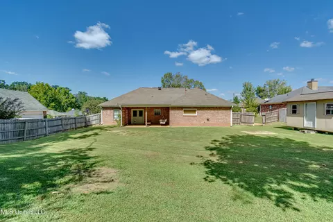 Exterior - 2022 S Cobblestone Cv, Brandon, MS 39042 photo 15 of 15