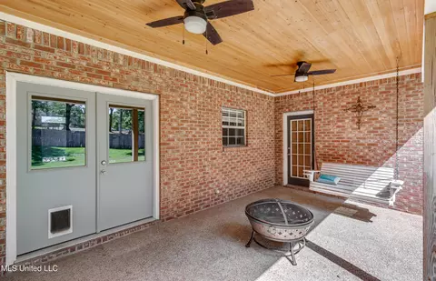 Exterior - 2022 S Cobblestone Cv, Brandon, MS 39042 photo 7 of 15