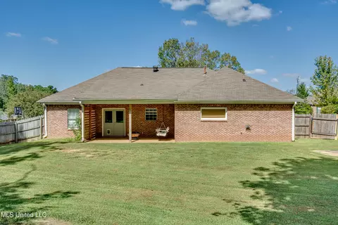 Exterior - 2022 S Cobblestone Cv, Brandon, MS 39042 photo 12 of 15