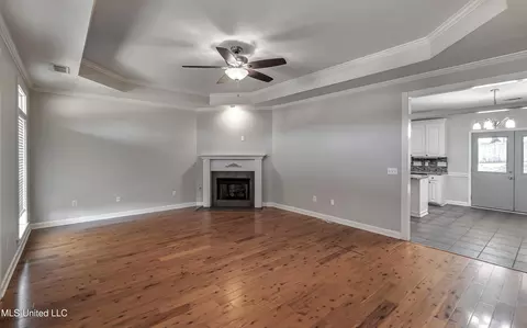 Living - 2022 S Cobblestone Cv, Brandon, MS 39042 photo 3 of 5