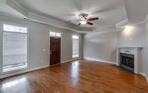 Living - 2022 S Cobblestone Cv, Brandon, MS 39042 photo 2 of 5