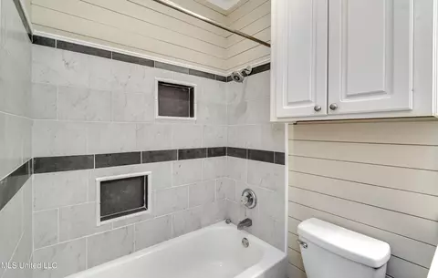 Bath - 2022 S Cobblestone Cv, Brandon, MS 39042 photo 7 of 7