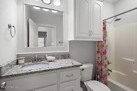 Bath - 410 Duke Ct, Flowood, MS 39232 photo 3 of 3