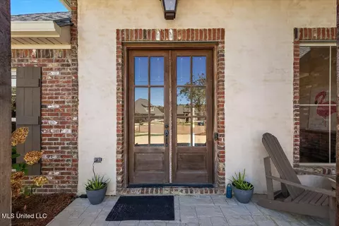 Entry Way - 410 Duke Ct, Flowood, MS 39232 photo 1 of 4