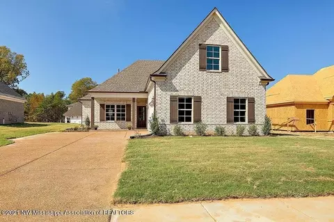 940 Coahoma Ct, Nesbit, MS 38651