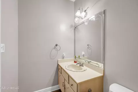 Bath - 79293 E Diamondhead Dr, Diamondhead, MS 39525 photo 5 of 6