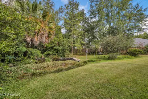 Exterior - 79293 E Diamondhead Dr, Diamondhead, MS 39525 photo 6 of 8