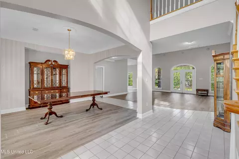 Entry Way - 79293 E Diamondhead Dr, Diamondhead, MS 39525 photo 1 of 5