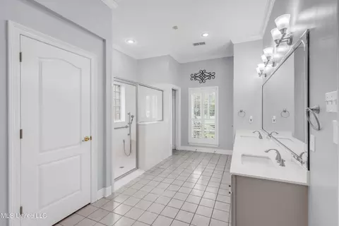 Bath - 79293 E Diamondhead Dr, Diamondhead, MS 39525 photo 1 of 6