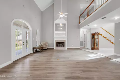 Living - 79293 E Diamondhead Dr, Diamondhead, MS 39525 photo 5 of 5