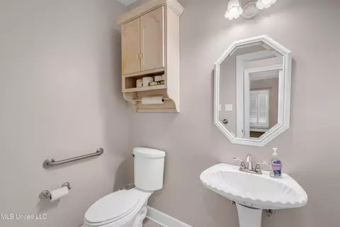Bath - 79293 E Diamondhead Dr, Diamondhead, MS 39525 photo 4 of 6