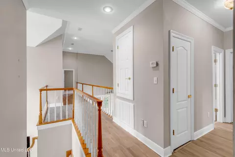 Entry Way - 79293 E Diamondhead Dr, Diamondhead, MS 39525 photo 4 of 5