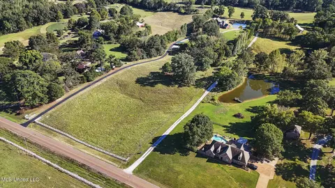View/Area - 681 Gaines Rd, Hernando, MS 38632 photo 3 of 4