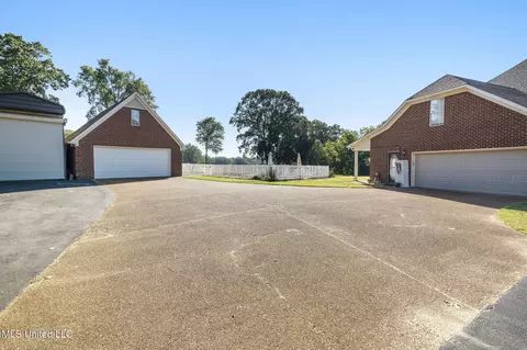 Exterior - 681 Gaines Rd, Hernando, MS 38632 photo 6 of 11