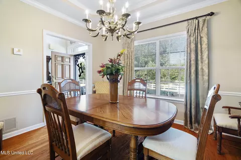 Dining - 681 Gaines Rd, Hernando, MS 38632 photo 2 of 2
