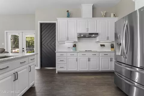 Kitchen - 20175 Hill Top Rd, Saucier, MS 39574 photo 5 of 7